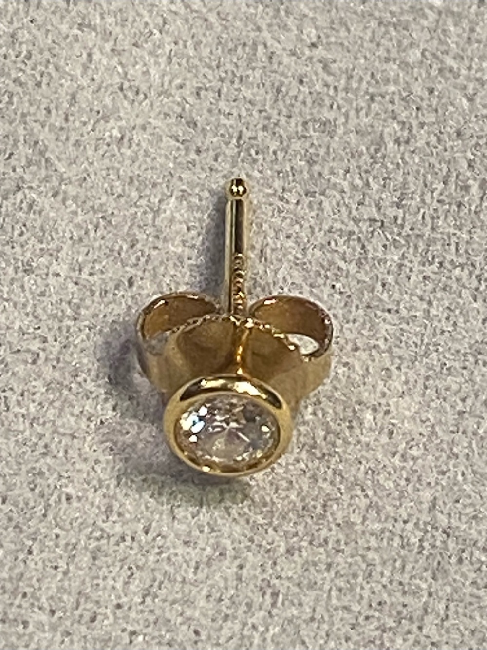 Single Tiffany & co diamond earring"
Elsa peretti"